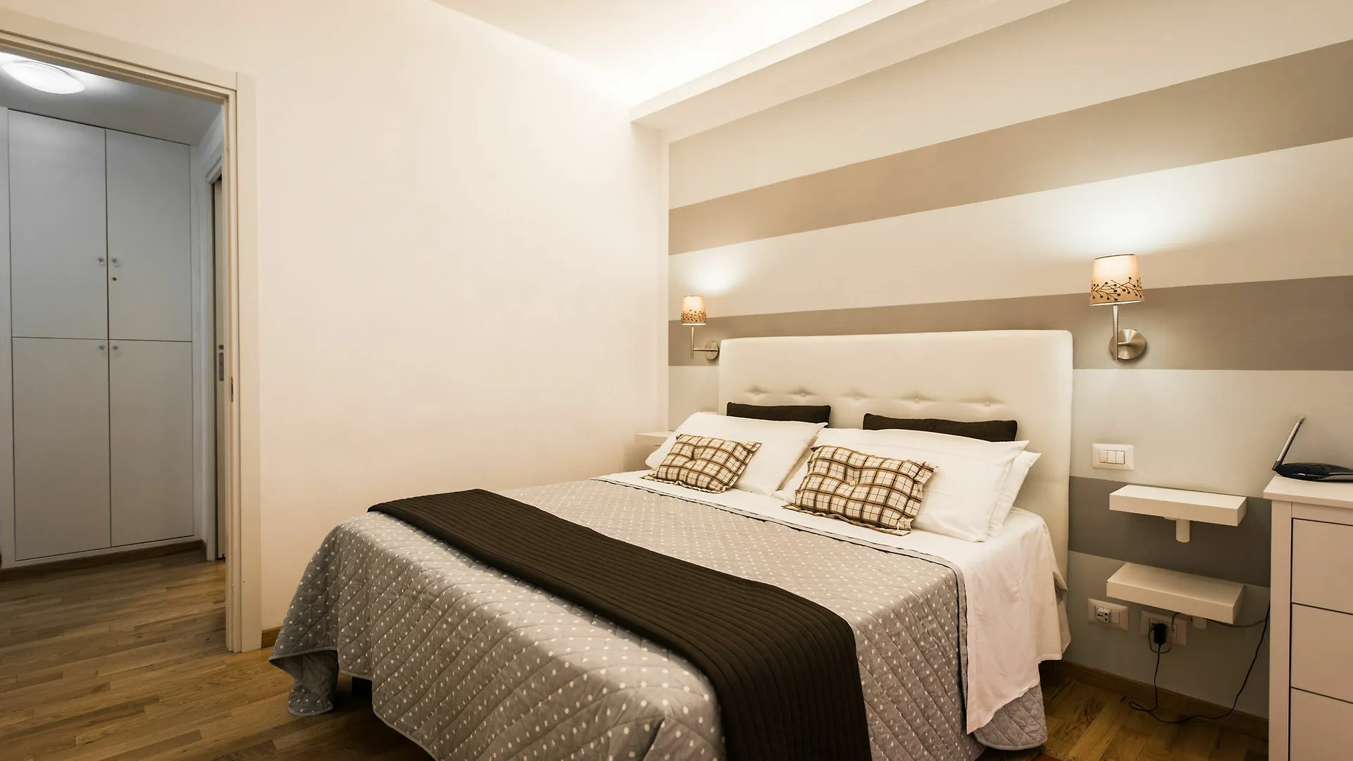 Saint Peter Apartment Roma 0*,  Italia